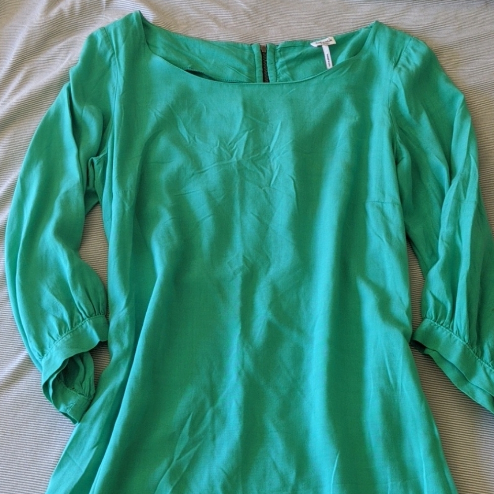 Splendid green dress with back zipper
